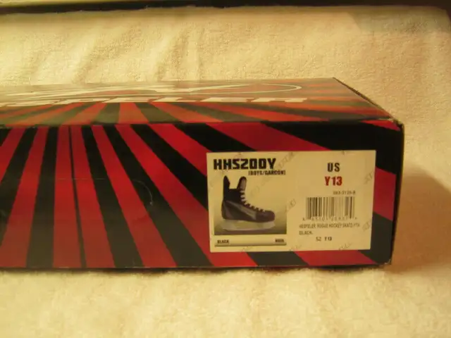 Hespeler Youth hockey skates. in Skates & Blades in City of Toronto - Image 5