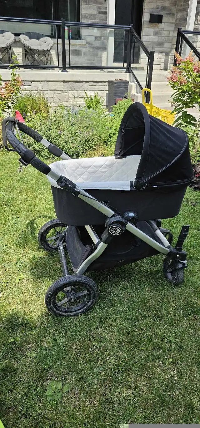Baby Jogger City Select - double stroller with bassinet (used) in Strollers, Carriers & Car Seats in Mississauga / Peel Region - Image 4