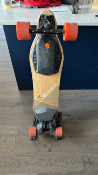 Boosted Board V2 Dual+ Standard RangeElectric Skateboard