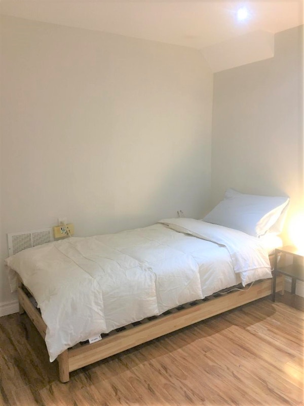 Single Room for Rent Sheppard/Warden Corner Room Rentals