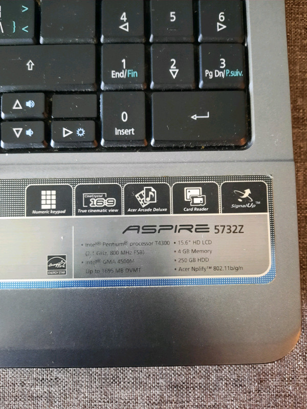 Laptop 15.6" Acer Aspire 5732Z series with charger in Laptops in Mississauga / Peel Region - Image 3