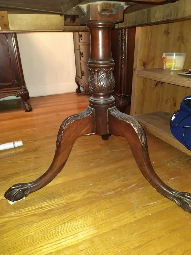 Rare Antique Mahogany Dining Room Set in Dining Tables & Sets in City of Toronto - Image 6