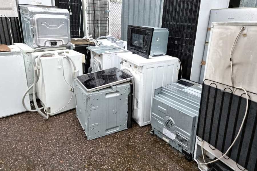 free scrap metal / appliances / A/C units anything metal pick up | Free ...
