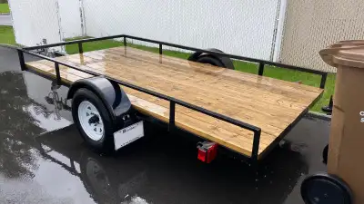 Trailer plateforme 5x8 -Dimension: 5' (62") x 10' (121") -Cotés de 7 1/4" de haut -Dompeur (benne ba...