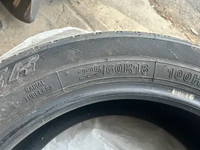 I am selling one used Mazzini Ecosaver tire with the specifications 225/60R18 100H, which is in good...