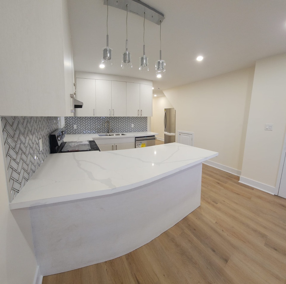 Stunning, Clean, Renovated One Bedroom Apartment 4