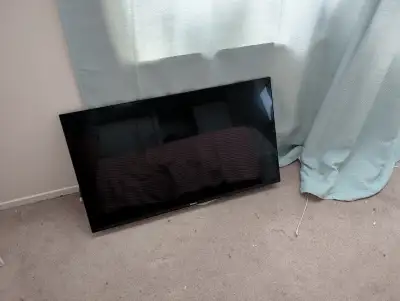 40 inch LED Hisense TV, View more