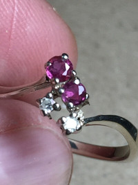 VINTAGE 14K GOLD RING SIZE 6 Diamond and Ruby 3g