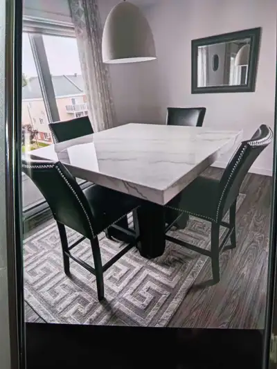 Très bel ensemble de salle à manger table en marbre véritable, View more