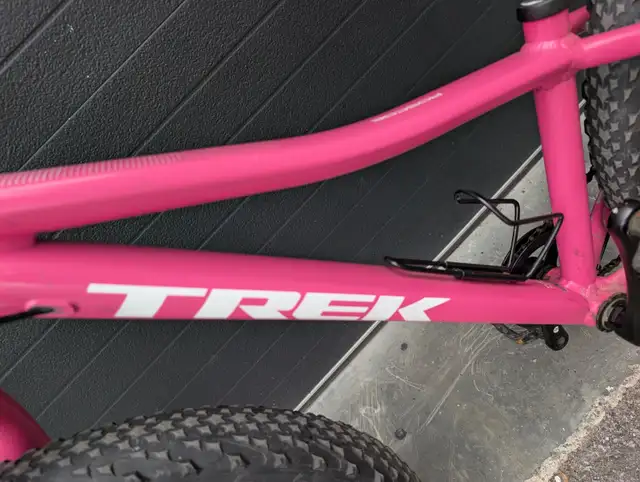 Trek Roscoe 24" Kids Youth Mountain Bike Disc Brakes Girls in Mountain in City of Toronto - Image 5