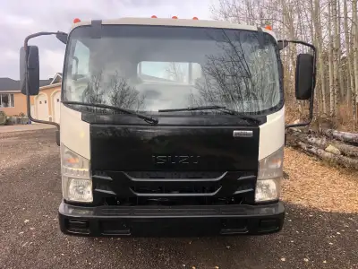 5.4 litre 4 cylinder diesel,automatic,19 foot tilt deck 2 car hauler 195000 km 19500 GVW ready for w...