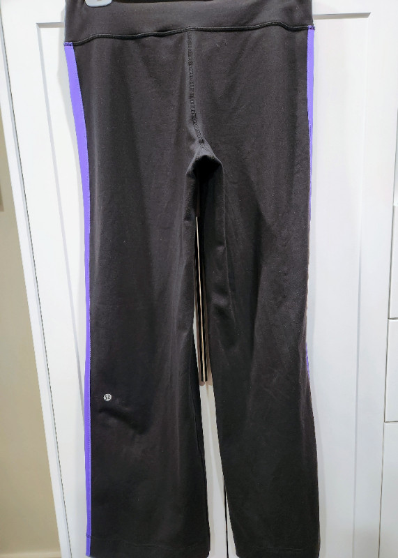 Lululemon Still Grounded Pant (size 6) in Women's - Bottoms in Saskatoon - Image 2