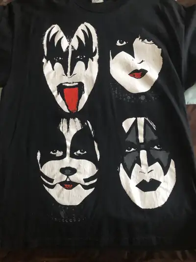 Kiss, Alive 35, I Was There, concert T-shirt. Size large. Worn once at time of purchase. Cash Only.