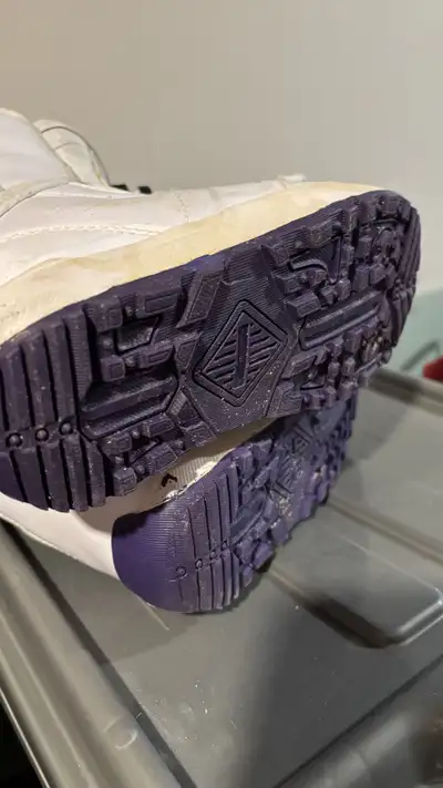 Capix Jr. snowboard boots - USJr. Size 2, View more