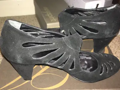 Women's shoes, View more