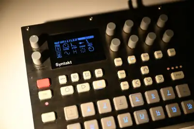 Elektron Syntakt - Limited Edition - Analog / Digital Groovebox, View more
