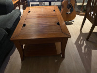 Solid Oak coffe table - two level storage