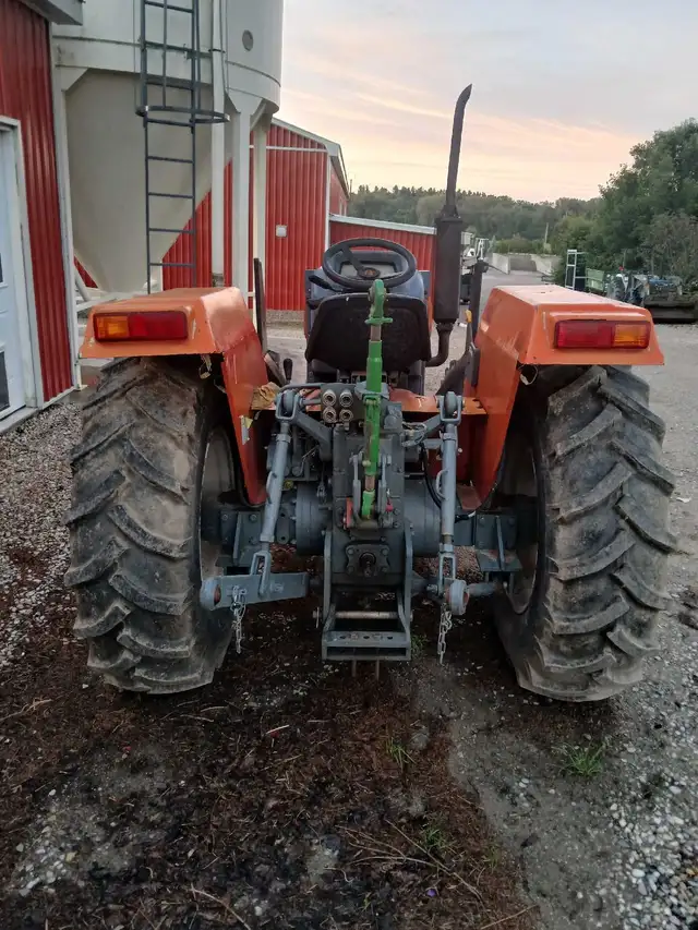 Farm tractor587364584696074241