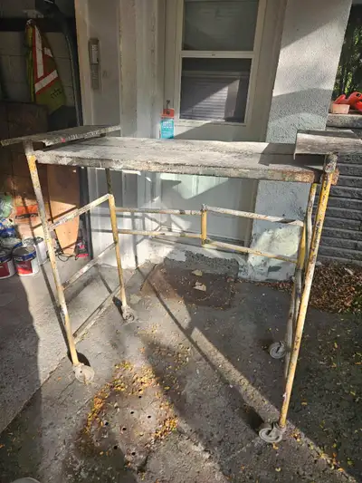 Petit escabeau de peintre, View more