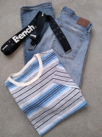 Men's Gap Jeans/ T shirt and belt
