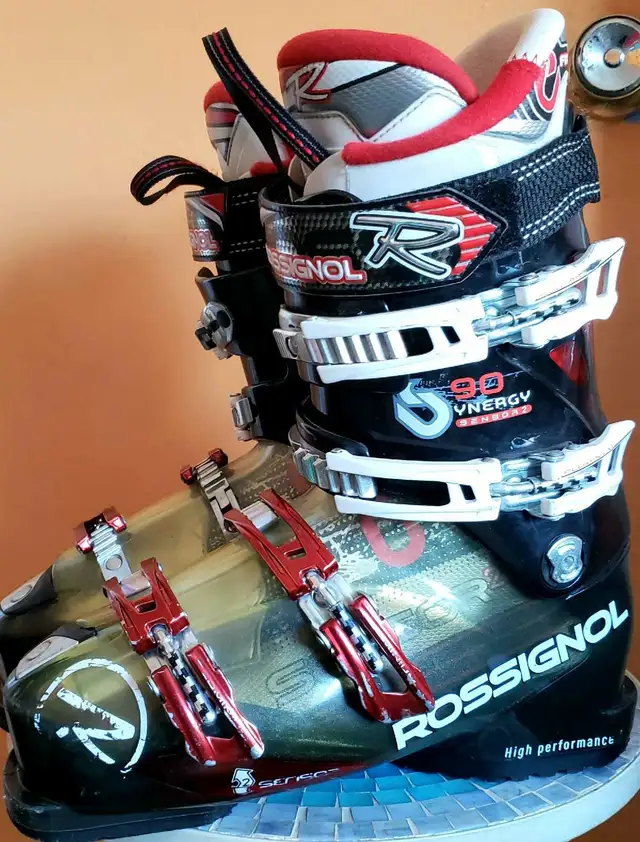 Bottes de ski alpin Rossignol SynergySensor2 90 taille 7-7.5 USA in Ski in City of Montréal - Image 5