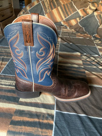 Ariat size10 Cowboy boots