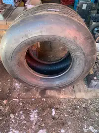 Bale wagon tire 