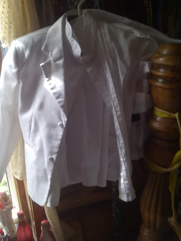 CHILD'S WHITE TUXEDO FOR WEDDING, BAPTISM, COMMUNION in Kids & Youth in Charlottetown - Image 2