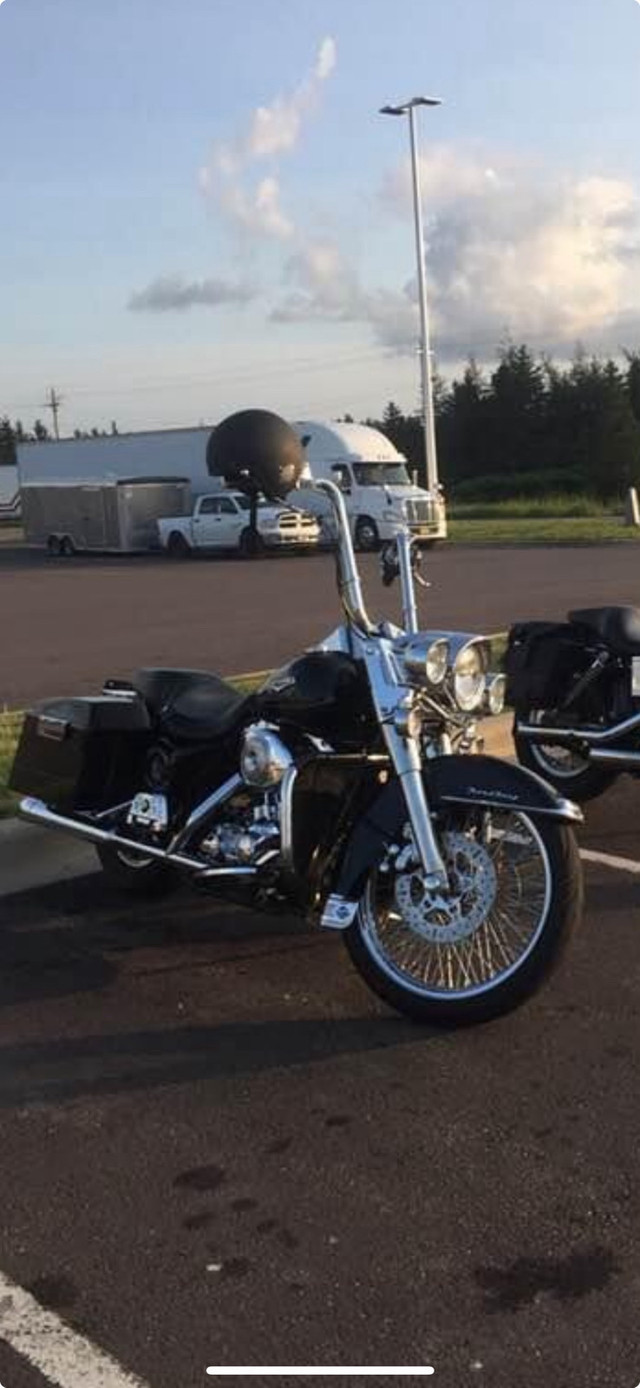 2006 RoadKing Classic  in Touring in Moncton - Image 2