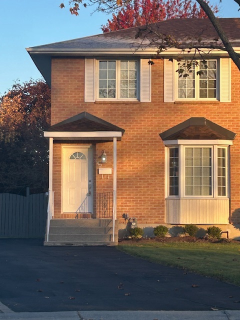 DEC 1St,  KINGSTON, RESIDENCY/PhD MINT 3 BEDROOM HOME