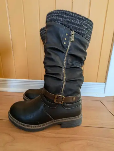 Bottes d'hiver pour femme grandeur 6, View more