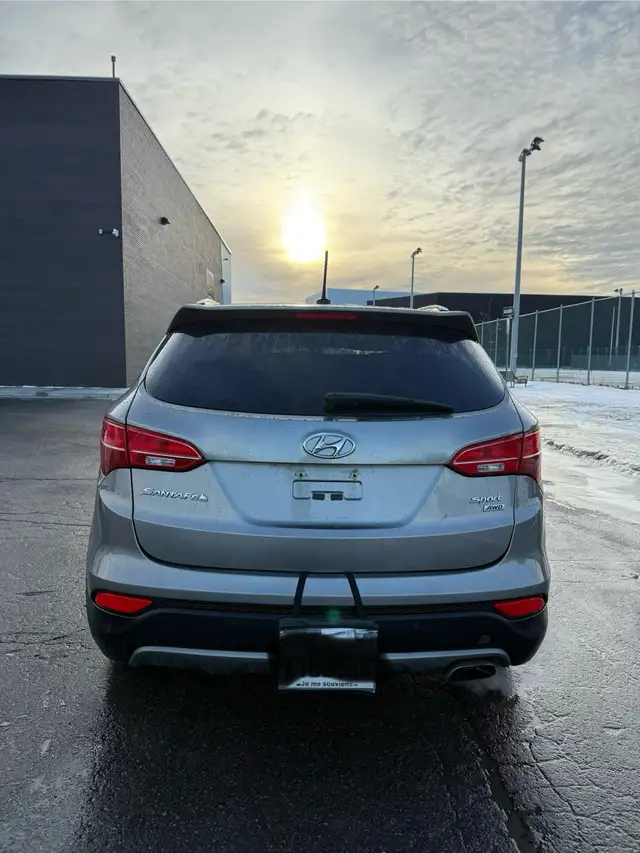 Hyundai Sante Fe 2015 AWD in Cars & Trucks in City of Montréal - Image 6