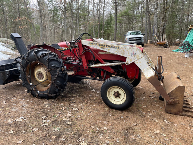 434 International tractor  in Farming Equipment in Barrie - Image 3