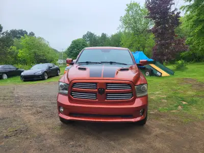 Ram 1500 2017 très propre intérieur comme extérieur modèle sport très rare et très bien équipé fonct...