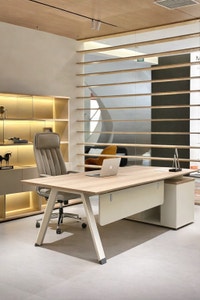 Modern L sharp office desk  Markham / York Region Toronto (GTA) Preview
