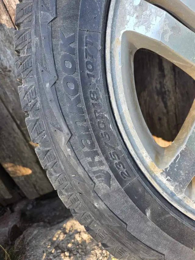 Dodge/Jeep 18" 114.3 x 5 aluminum rims w old winter tires in Tires & Rims in Stratford - Image 5
