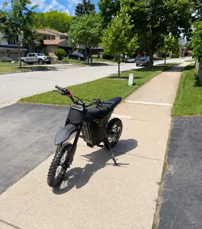 Get ready to ride with this barely-ridden, like-new Heybike Villain e-dirt bike, featuring a powerfu...