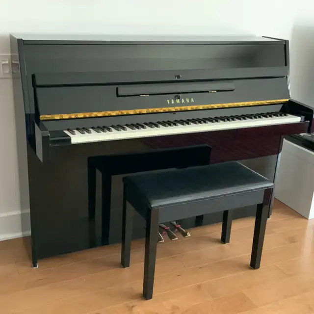 Piano Yamaha in Pianos & Keyboards in Longueuil / South Shore - Image 2