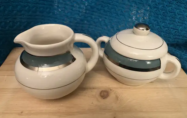 Vintage Hycroft Made in Canada China Set. in Arts & Collectibles in Moose Jaw - Image 5