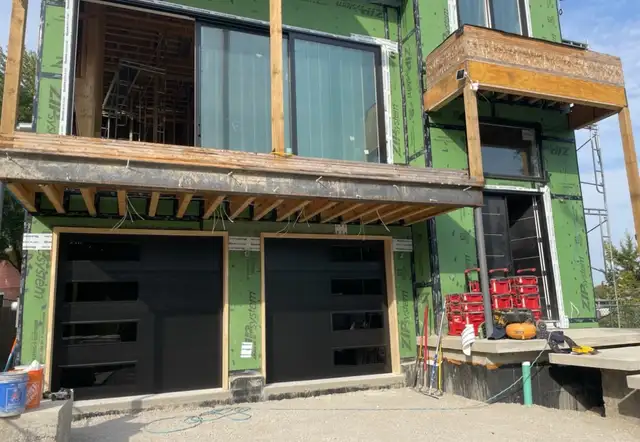 Garage doors SUPPLER in Garage Doors & Openers in Granby - Image 10