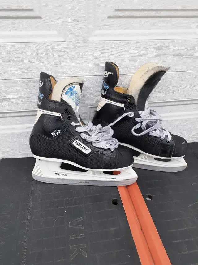 Bauer Men's Skates in Skates & Blades in Mississauga / Peel Region - Image 2