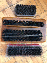 brosses à vêtement  en bois vintage