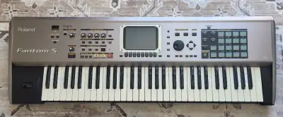 Roland Fantom-S Synthesizer Keyboard for sale In perfect working condition, no issues, you can test...