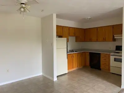 Bright 2-Bed Apt! Heat, Hot Water, Balcony & Parking Included!