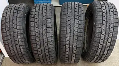 Set of 4 winter Tire with metal Rim, the rims are rusty but the Tires are in good condition Quantity...