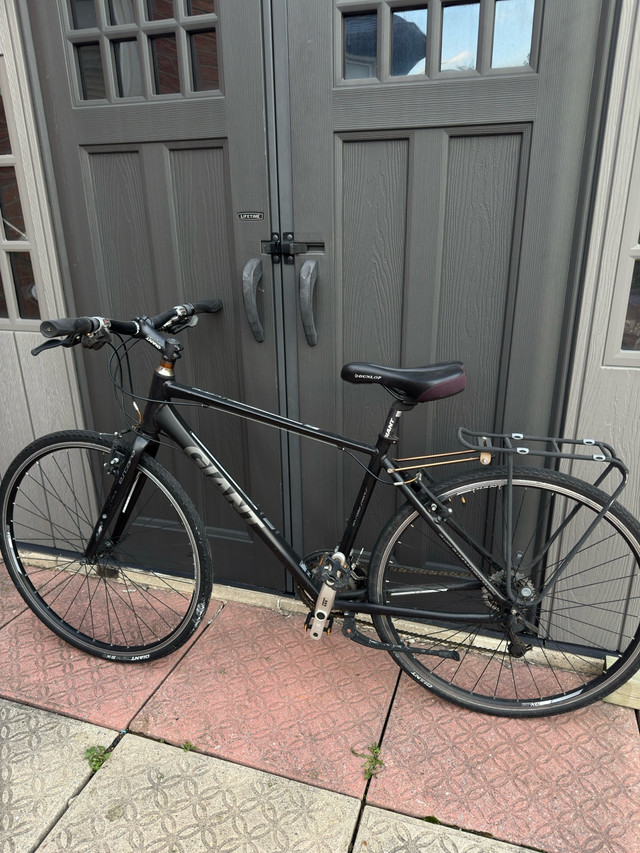 Giant Escape 2 in Cruiser, Commuter & Hybrid in City of Toronto - Image 2