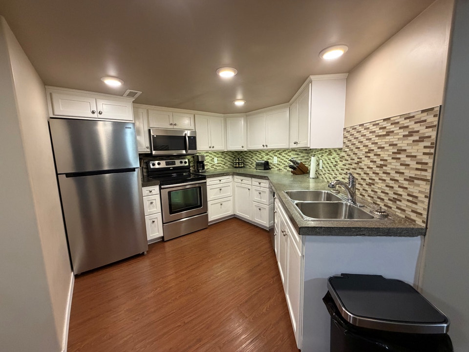 3 Bedroom Suite -  FURNISHED, UTILITIES INCL. Internet Incl. 2