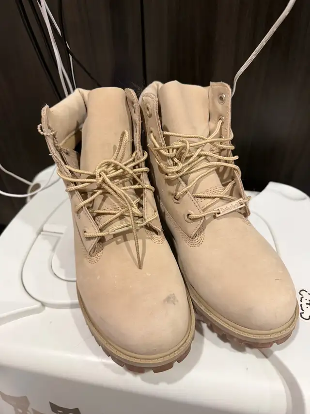 Timberland Cream/Yellow Winter Boots in Women's - Shoes in Mississauga / Peel Region - Image 3