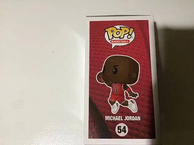 Funko Pop Basketball#54 Michael Jordan Chicago Bulls w/Protector in Arts & Collectibles in Longueuil / South Shore - Image 8
