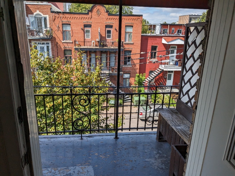 Big & sunny 41/2 apartment in Verdun for Sept or October Locations